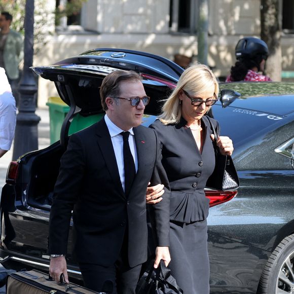 Laurence Ferrari et son mari Renaud Capuçon - Arrivées aux obsèques de Philippe Labro en l'église de Saint-Germain-des-Prés à Paris le 13 juin 2025. © Dominique Jacovides - Christophe Clovis / Bestimage