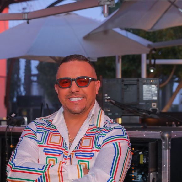 le succès n'a plus été au rendez-vous et il est parti vivre au Maroc.

Faudel - Backstage - Enregistrement de l'émission "La Fête de la chanson à l'Orientale" à l'hôtel Fairmont de Tanger au Maroc, diffusée le 22 novembre sur France 3
© Philippe Doignon / Bestimage