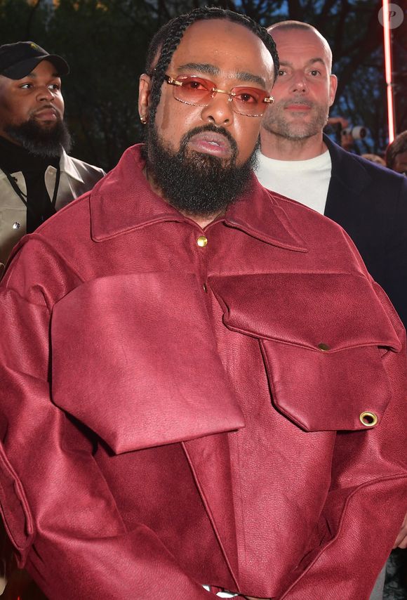 Aujourd'hui, la fille aînée d'Alonzo est devenue mère pour la première fois

Alonzo - Photocall de la 2ème édition de la cérémonie des Flammes, victoires du rap et de ses courants, au théâtre du Châtelet à Paris, France, le 25 avril 2024. © Veeren/Bestimage