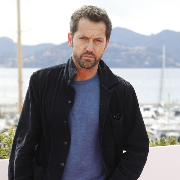 Frédéric Diefenthal au photocall de la série "Ici tout commence" lors de la 5ème saison du festival International des Séries "Canneseries" à Cannes, France, le 2 avril 2022. © Denis Guignebourg/Bestimage