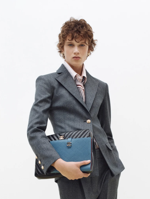 Ni un sac, ni des chaussures : Chanel sort un surprenant kit de rentrée qui va vous laisser sans voix