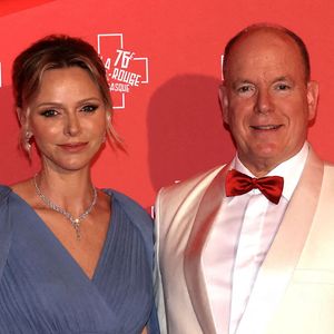 dont une ferme d'animaux accueillant chevaux, chèvres et moutons, 

Le prince Albert II de Monaco et la princesse Charlene - 76ème Bal de la Croix Rouge dans la salle des Etoiles à Monaco le 12 juillet 2025. © Claudia Albuquerque/Bestimage