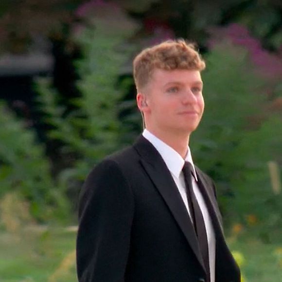 Ce logement se situait juste à côté du bassin dans lequel le nageur français a réalisé ses exploits lors des JO 2024

Leon Marchand - Jardin Tuileries devant la vasque - Cérémonie de Clôture des Jeux Olympiques de Paris (JO 2024) le 11 août 2024.
© Capture TV France 2 via Bestimage