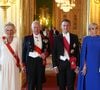 À leur arrivée, ils ont été reçus par le prince William et Kate Middleton, avant de rejoindre Charles III et la reine Camilla en calèche. 

Le président Emmanuel Macron et sa femme Brigitte Macron lors d'un dîner d'état au chateau de Windsor avec le roi Charles III d'Angleterre et la reine consort Camilla le 8 juillet 2025.

© Aaron Chown/WPA-Pool / Julien Burton via Bestimage