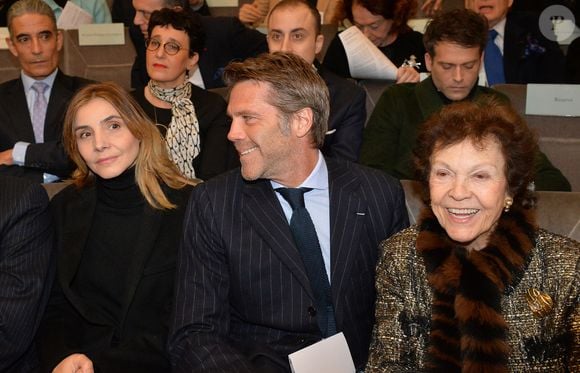 Le prince Emmanuel-Philibert de Savoie, sa femmme Clotilde Courau et La princesse Maria-Pia de Savoie lors de la cérémonie d'installation de F.Mitterrand à l'académie des Beaux-Arts à Paris, France, le 6 février 2020. Pour avoir bâti une œuvre avec des films, des émissions et des livres, l'ancien ministre de la Culture F.Mitterrand a été installé, sous la coupole de l'Académie des Beaux-Arts, accueillant en son sein l'inventeur "d'une manière nouvelle de raconter l'Histoire". Au sein de la section des créations artistiques dans le cinéma et l'audiovisuel, F.Mitterrand (72 ans), a été élu au fauteuil précédemment occupé par J.Moreau. L'ancien ministre rejoint l'Académie des Beaux-Arts pour ses talents de cinéaste, écrivain, animateur de télévision et réalisateur de documentaires historiques. © Veeren/Bestimage