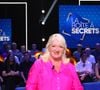 La comédienne et réalisatrice Charlotte de Turckheim a notamment illuminé le studio en optant pour une longue veste chemise rose fuchsia ultra-peps, portée sur un ensemble blanc décontracté. 

Exclusif - Charlotte de Turkheim lors de l'enregistrement de l'émission "La Boîte à secrets", présentée par F.Bollaert et diffusée le 30 octobre sur France 3, à Paris, France, le 15 septembre 2026. © Jack Tribeca/Bestimage