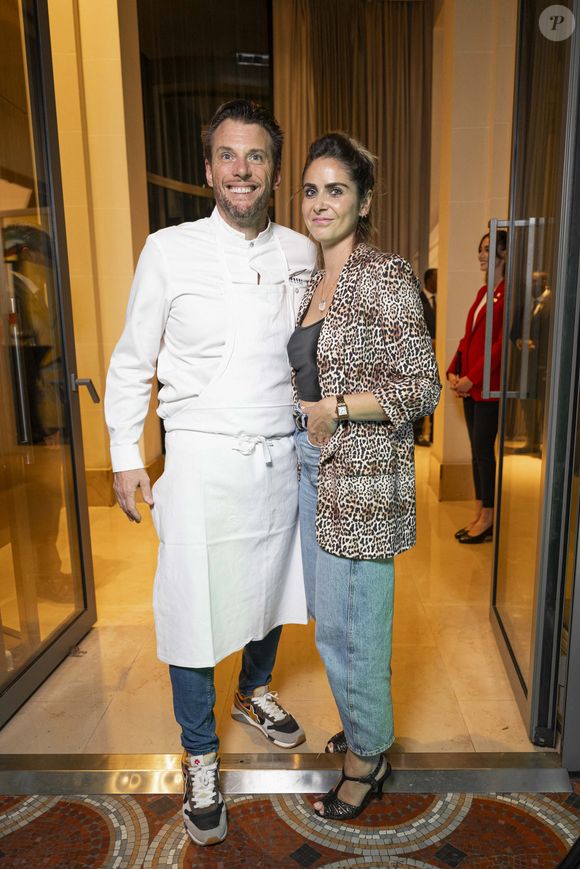 Très heureux, il a expliqué qu’il leur restait simplement à trouver “la date et le moment”.

Exclusif - Norbert Tarayre et sa compagne Abi lors de l'inauguration du Restaurant & Bar 19.20 by Norbert Tarayre à l'hôtel Prince de Galles à Paris le 10 octobre 2023. Photo par Pierre Perusseau / Coadic Guirec / Bestimage
