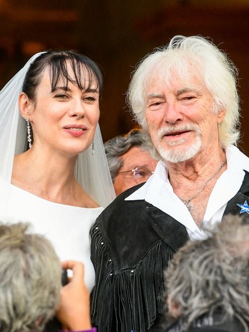 À 97 ans, Hugues Aufray célèbre encore un cap avec sa femme Murielle !