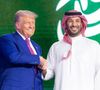 Problème, le président américain Donald Trump est en tournée dans les pays du Golfe au même moment

Le président américain Donald Trump et Mohammed ben Salmane, Premier ministre d'Arabie Saoudite, participent au Forum d'investissement américano-saoudien à Riyad, le 14 mai 2025. 
© Imago / PsnewZ / Bestimage