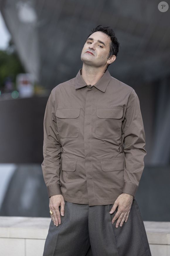 A ce moment-là il était engagé dans une relation depuis neuf ans 

Nicolas Maury - Photocall du dîner "Prelude pour les JO" à la Fondation Vuitton à Paris, France, le 25 juillet 2024. © Olivier Borde/Bestimage