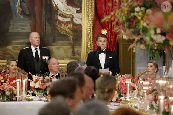 La princesse Charlène de Monaco, Le prince Albert II de Monaco, Le président Emmanuel Macron, La princesse Caroline de Hanovre lors du dîner d'état au palais princier dans le cadre de la visite d'État de deux jours du couple présidentiel français à Monaco avant l'Unoc3 le 7 juin 2025.
© Ludovic Marin / Pool / Bestimage