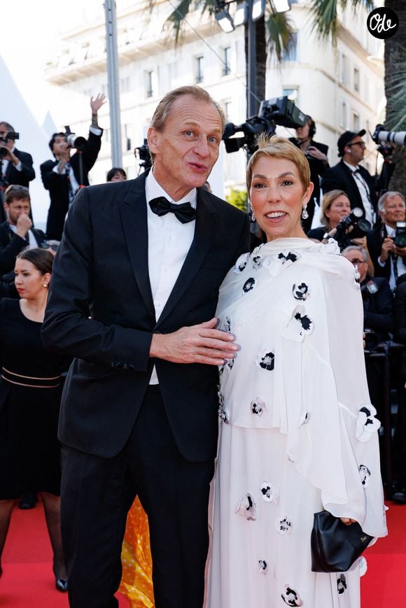 Elle laisse derrière elle deux enfants désormais adultes, Héloïse et Carlo Agostinelli.

Nicolas Altmayer, Mathilde Favier - Montée des marches du film "Amarga Navidad" lors du 79ème Festival International du Film de Cannes, le 19 mai 2026.

© Jacovides-Moreau / Bestimage