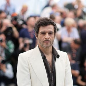 Si sa carrière continue de prendre de l'ampleur, Isabelle Ithurburu peut aussi compter sur un équilibre construit au fil des années auprès de Maxim Nucci. 

Le compositeur Maxime Nucci (Yodelice) au photocall du film "Karma" lors du 79ème Festival International du Film de Cannes (12 - 23 mai 2026), le 16 mai 2026. 
© Jacovides / Moreau / Bestimage