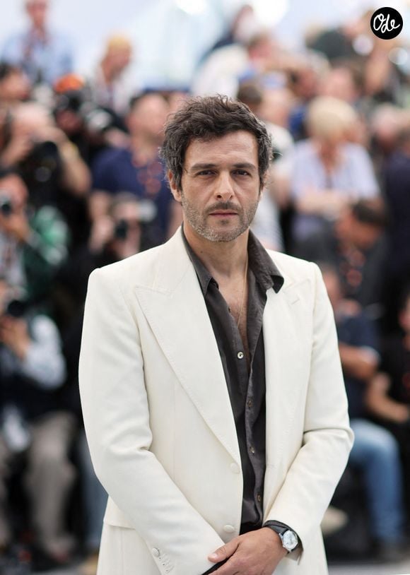 Si sa carrière continue de prendre de l'ampleur, Isabelle Ithurburu peut aussi compter sur un équilibre construit au fil des années auprès de Maxim Nucci. 

Le compositeur Maxime Nucci (Yodelice) au photocall du film "Karma" lors du 79ème Festival International du Film de Cannes (12 - 23 mai 2026), le 16 mai 2026. 
© Jacovides / Moreau / Bestimage