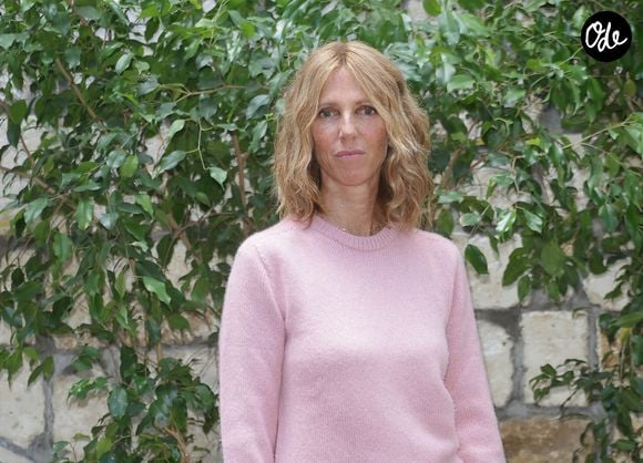 Sa fille Suzanne Lindon était présente lors du vernissage.

Sandrine Kiberlain - Photocall du film "Ni Vue, Ni Connue" lors de la 19ème édition du festival du film francophone d'Angoulême, le 25 août 2026. © Coadic Guirec / Bestimage