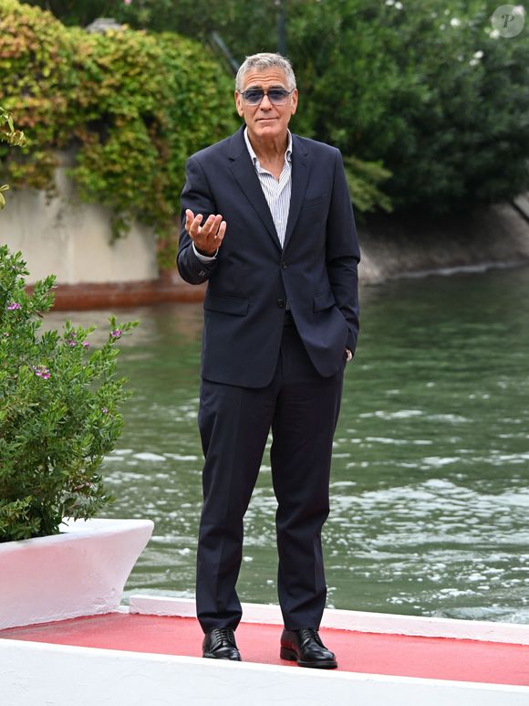 George Clooney durant la 82e édition du Festival international du film de Venise (La Mostra, ndlr) le mercredi 27 août 2025 en Italie. 
© Manuele Mangiarotti/IPA via ZUMA Press / Bestimage)