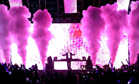 En commentaires, Cathy Guetta écrit: "C'était tellement émouvant de te voir si heureuse, regardant papa ! " Un premier Coachella inoubliable pour Angie.

Le 10 mai 2025, Huntington Beach, Californie, États-Unis. David Guetta se produit sur scène lors de l'émission iHeartRadio's 102.7 KIIS FM Wango Tango.

© Casey Flanigan/SOPA Images via ZUMA Press Wire