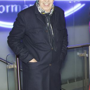 Julien Clerc et sa femme Hélène Grémillon arrivent à la première du film 'Je verrai toujours vos visages' à l'UGC Normandie à Paris, France, le 14 mars 2023. Photo by ABACAPRESS.COM