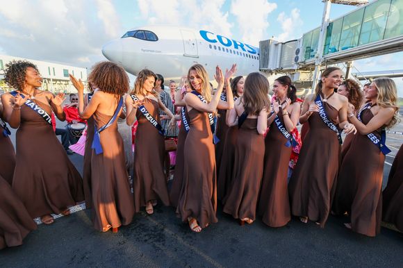 Les 30 Miss régionales lors de leur voyage en Martinique avant la cérémonie Miss France 2026. SIPA/Laurent Vu via Bestimage