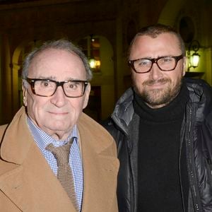 En souvenir de son papa disparu en 2020, son fils Alexandre se rend souvent à Peillon pour déjeuner aux Plaisirs. 

Claude Brasseur et son fils Alexandre - Générale de la pièce "La porte à côté" au Théâtre Édouard VII à Paris, le 10 fevrier 2014. © COADIC GUIREC / BESTIMAGE
