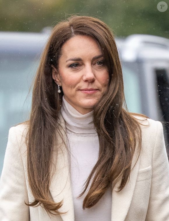 Il faut dire qu'en plus d'être princesse de Galles, la femme de William sait comment faire sensation. 

Kate Catherine Middleton, princesse de Galles, en visite au centre "Aberavon Leisure and Fitness" à Port Talbot. Le 28 février 2023. Crédit photo : Backgrid UK/ Bestimage