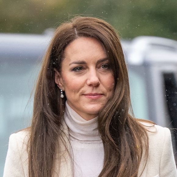 Il faut dire qu'en plus d'être princesse de Galles, la femme de William sait comment faire sensation. 

Kate Catherine Middleton, princesse de Galles, en visite au centre "Aberavon Leisure and Fitness" à Port Talbot. Le 28 février 2023. Crédit photo : Backgrid UK/ Bestimage