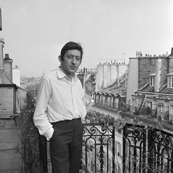 Archives -En France, à Paris, Serge Gainsbourg chez lui le 15 septembre 1965. © Jean-Claude Colin via Bestimage