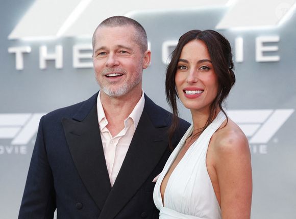 Brad Pitt et Ines de Ramon arrivent sur le tapis rouge de la première mondiale de "F1" d'Apple Original Films & Warner Bros. Pictures à Times Square à New York City. Photo by John Angelillo/UPI/ABACAPRESS.COM