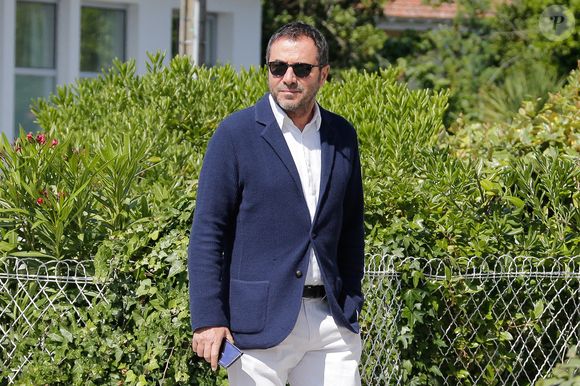 Bernard Montiel assistant au mariage de Laura Smet et Raphael Lancrey Javal au Cap Ferret, en France, le 15 juin 2019. Aujourd'hui, c'est aussi l'anniversaire de Johnny Hallyday. Photo by ABACAPRESS.COM