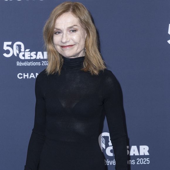Mais voici une anecdote sans doute moins connue à propos de la célèbre comédienne

Isabelle Huppert - Photocall de la soirée "Cesar Révélations 2025" au Trianon à Paris le 20 janvier 2025.
© Olivier Borde / Bestimage