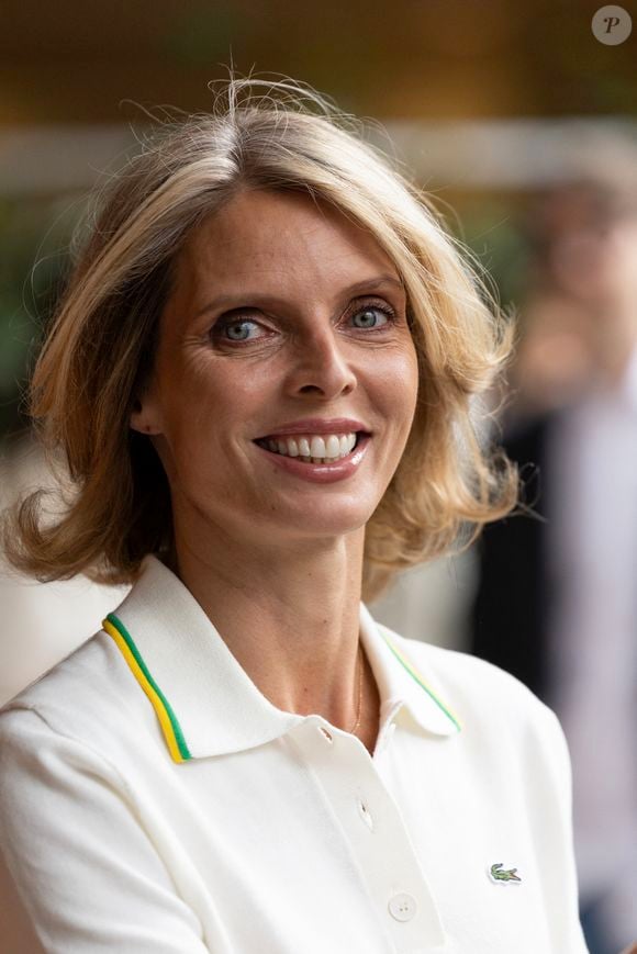 Sylvie Tellier ancienne patronne du comité a elle aussi fait savoir qu'elle  n'a "jamais eu connaissance des faits dénoncés". 

Sylvie Tellier au village lors des Internationaux de France de Tennis de Roland Garros 2025, à Paris, France, le 5 Juin 2025. © Jacovides-Moreau/Bestimage