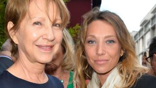 Laura Smet se recueille auprès de sa mère Nathalie Baye : un moment suspendu qu'elle partage