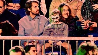 Élodie Fontan et Philippe Lacheau montrent leur fils Raphaël très rarement… mais des photos existent !