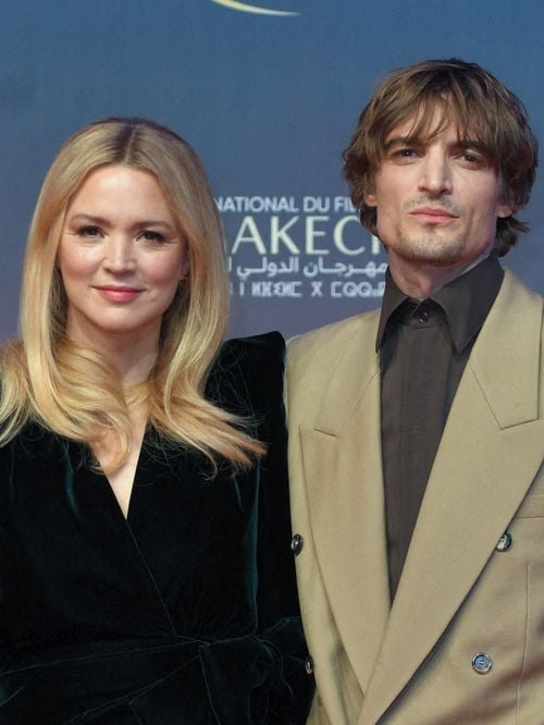 "On ne se disait pas un mot" : L'histoire entre Niels Schneider et Virginie Efira n'a pas débuté dans une atmosphère chaleureuse