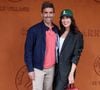 Infrastructures sportives, buffet gourmet et club pour enfants y sont également proposés.

Nolwenn Leroy et son compagnon Arnaud Clément au village lors des Internationaux de France de Tennis de Roland Garros 2025, à Paris, France, le 26 mai 2025. © Jacovides-Moreau/Bestimage