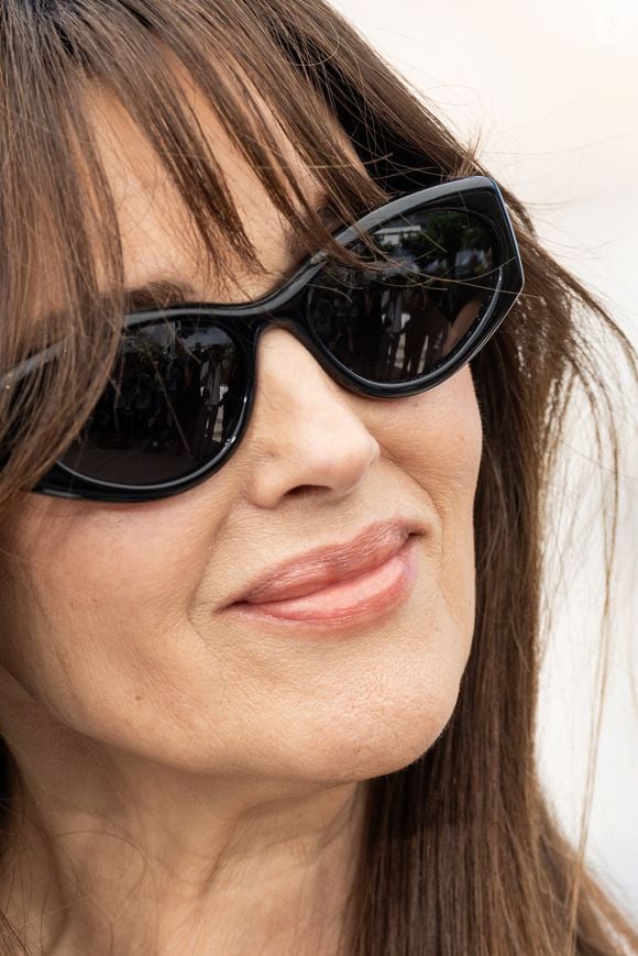Concernant l’éducation de leurs filles et le cinéma, Monica Bellucci s’était également confiée récemment dans l’émission "C à Vous."

Monica Bellucci - Photocall du film "Histoires De La Nuit" lors du 79ème Festival International du Film de Cannes, le 23 mai 2026.
© Jacovides/Moreau/Bestimage