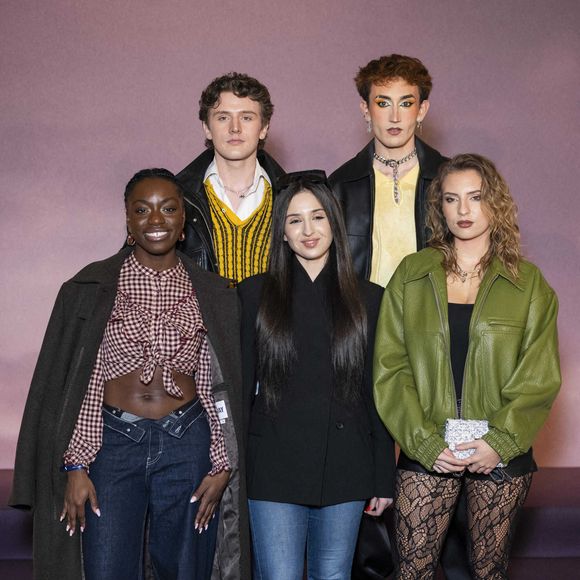 Les participants de l'émission de télé-réalité française "Star Academy" Sarah N'Dri Youetto, Bastiaan Van Leeuwen, Ambre Jadah, Victor Aupecle, Lea Doffey assistent à la première mondiale de la saison 4 de "Bridgerton" au Palais Brongniart le 14 janvier 2026 à Paris, France. Photo par Eliot Blondet/ABACAPRESS.COM