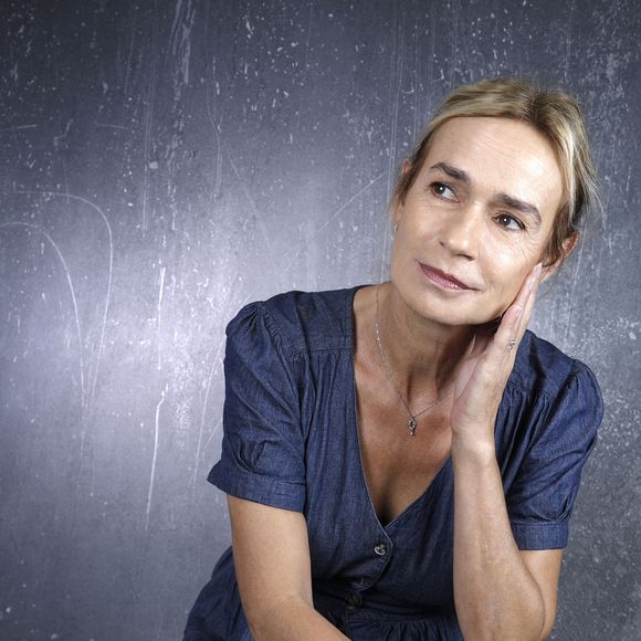 Exclusif - Portraits de Sandrine Bonnaire en marge de l'enregistrement de l'émission « Chez Jordan de Luxe » à Paris, le 2 octobre 2023.