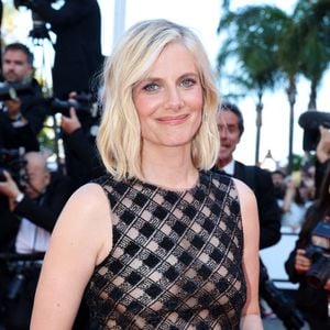 Tout semble sourire à Mélanie Laurent ! 

Mélanie Laurent - Montée des marches pour la cérémonie de clôture du 77ème Festival International du Film de Cannes au Palais des Festivals à Cannes.
© Jacovides-Moreau / Bestimage