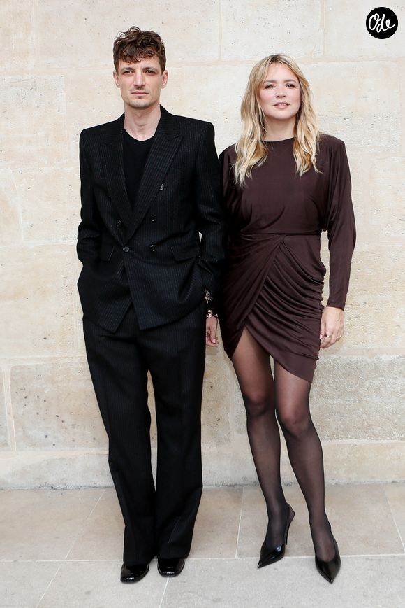 Niels Schneider et sa compagne Virginie Efira lors de la 35ème édition des "Trophées ANDAM" dans les jardins du Palais Royal à Paris, France, le 27 juin 2024.

© Christophe Clovis / Bestimage