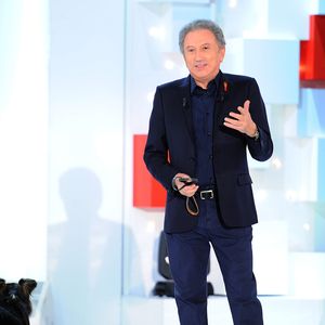 Exclusif - Michel Drucker et sa chienne Isia - Enregistrement de l'émission "Vivement Dimanche" au studio Gabriel, présentée par M.Drucker et diffusée le 7 avril sur France 2. Le 20 mars 2019
© Guillaume Gaffiot / Bestimage