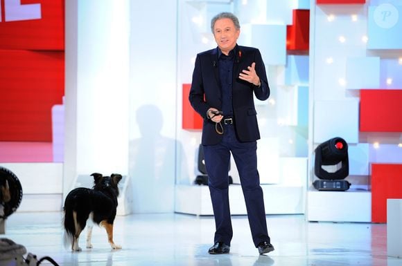 Exclusif - Michel Drucker et sa chienne Isia - Enregistrement de l'émission "Vivement Dimanche" au studio Gabriel, présentée par M.Drucker et diffusée le 7 avril sur France 2. Le 20 mars 2019
© Guillaume Gaffiot / Bestimage