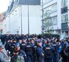 Des acteurs du milieu pénitentiaire manifestent devant la prison de la Santé avant l'arrivée de l'ancien président français Nicolas Sarkozy, où il purgera une peine de cinq ans de prison. Paris, France, le 21 octobre 2025

© Dominique Jacovides/Bestimage