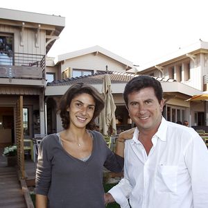 EXCLUSIF : Pascal Bataille, producteur et présentateur sur TF1, en compagnie de son épouse Adra (responsable de toute la déco de l’établissement), nous présentent en avant première l’hôtel qu'ils viennent de construire dans le village du Cap Ferret sur le bassin d'Arcachon, France, le 20 Juillet 2007. Photo Patrick Bernard/ABACAPRESS.COM"
