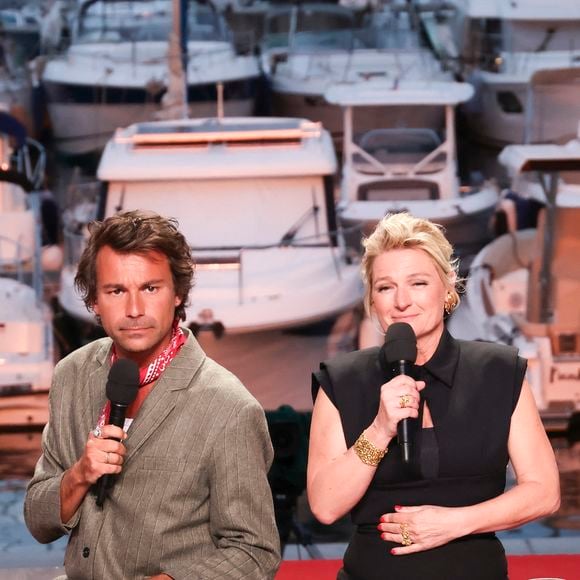 Exclusif - Bertrand Chameroy, Anne-Elisabeth Lemoine, sur le plateau de l'émission "C à vous" lors du 78ème Festival International du Film de Cannes, France, le 22 mai 2025. © Jack Tribeca/Bestimage