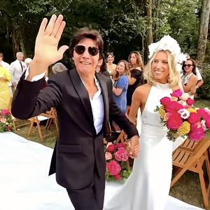Plus d'une dizaine de jours après un mariage civil célébré à la mairie du 18e arrondissement de Paris, Jean-Luc Lahaye et sa femme Paola, de 30 ans sa cadette

Mariage de Jean-Luc Lahaye et Paola.