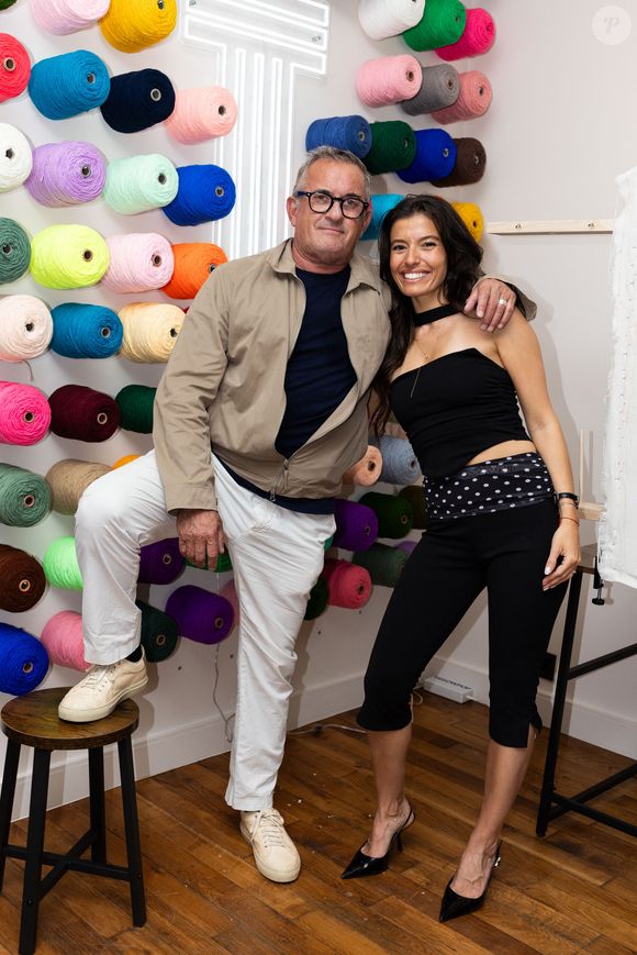Exclusif - Christophe Dechavanne et sa fille Ninon Dechavanne à l'inauguration de la boutique de Ninon Dechavanne un Tufting Studio, un atelier dédié à l'exploration créative,où chacun peut s'initier à l'art du Tufting et concevoir sa propre œuvre, à Paris, France, le 11 septembre 2025. © Julien Sarkissian/Bestimage