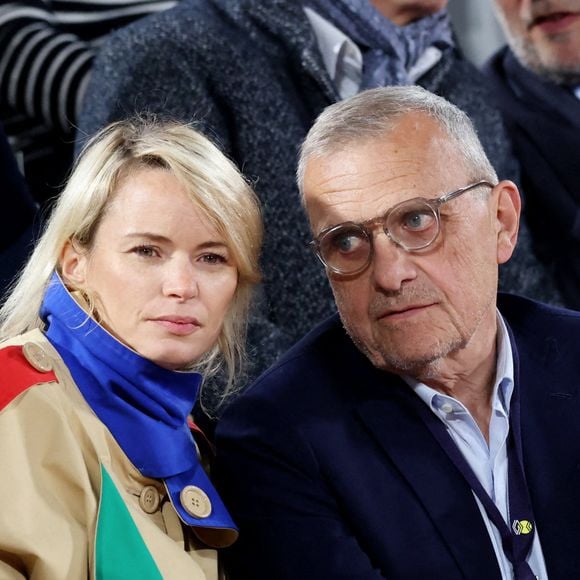 Pauline de Drouas et Jean-Charles de Castelbajac dans les tribunes des internationaux de France de Roland Garros à Paris. 

Photo : Cyril Moreau - Dominique Jacovides / Bestimage