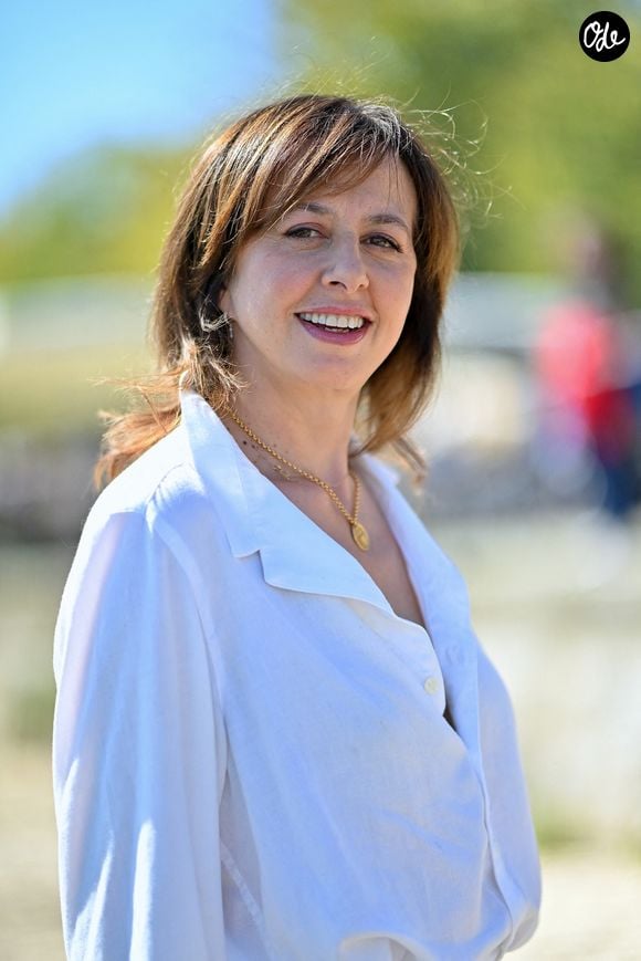 Grande gourmande, Valérie Bonneton assure avoir appris à mieux manger au fil des années. 

Valérie Bonneton  posant lors de la séance photo du film « L'Affaire Laura Stern » dans le cadre du 27e Festival La Rochelle Fiction, le 18 septembre 2025 à La Rochelle, en France. Photo de Franck Castel/ABACAPRESS.COM