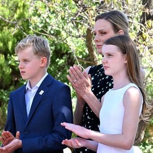 Le prince Albert II de Monaco, la princesse Charlène de Monaco, le prince Jacques de Monaco, marquis des Baux et la princesse Gabriella de Monaco lors de leur visite officielle aux Baux-de-Provence, France, le 5 septembre 2026. © Bruno Bebert/Bestimage